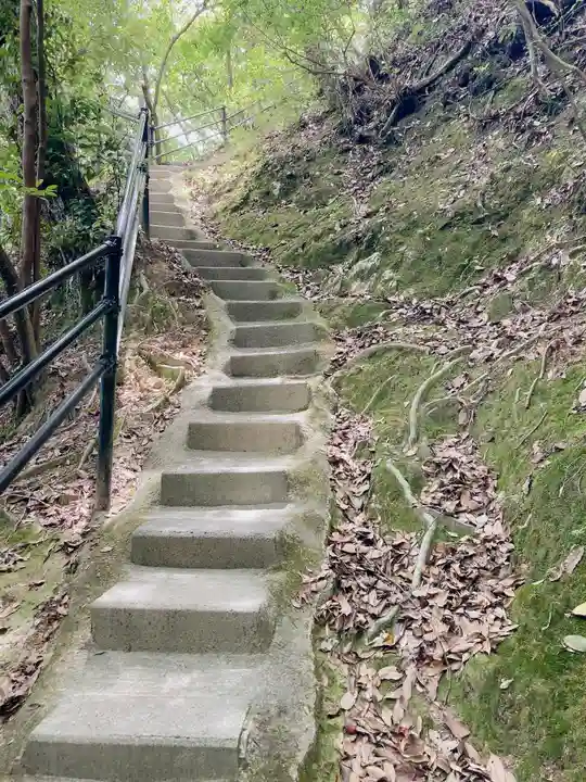 石上布都魂神社(岡山県)