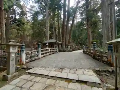 高野山金剛峯寺奥の院の{uncategorized: "未分類", other: "その他", undefined: "問題あり", building: "その他建物", grave: "お墓", sacred_gate: "鳥居", guardian: "狛犬", statue: "像", buddha: "仏像", history: "歴史", nature: "自然", garden: "庭園", animal: "動物", pagoda: "塔", temizu: "手水舎", mountain_gate: "山門・神門", sanctuary: "本殿・本堂", subordinate: "末社・摂社", art: "芸術", scenery: "景色", jizo: "地蔵", ema: "絵馬", goshuin: "御朱印", omikuji: "おみくじ", items: "授与品その他", amulet: "お守り", goshuincho: "御朱印帳", eats: "食事", festival: "お祭り", votive_dance: "神楽", shichigosan: "七五三参", wedding: "結婚式", experience: "体験その他", initially: "初詣", around: "周辺", anti_infection: "感染症対策"}