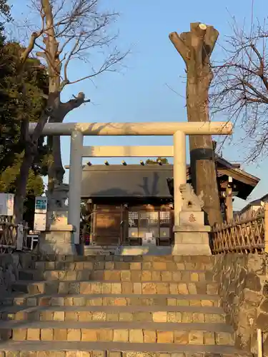 日々神社の鳥居