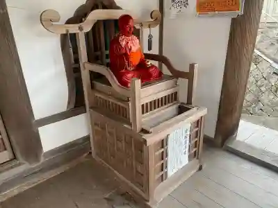 慈眼寺の{uncategorized: "未分類", other: "その他", undefined: "問題あり", building: "その他建物", grave: "お墓", sacred_gate: "鳥居", guardian: "狛犬", statue: "像", buddha: "仏像", history: "歴史", nature: "自然", garden: "庭園", animal: "動物", pagoda: "塔", temizu: "手水舎", mountain_gate: "山門・神門", sanctuary: "本殿・本堂", subordinate: "末社・摂社", art: "芸術", scenery: "景色", jizo: "地蔵", ema: "絵馬", goshuin: "御朱印", omikuji: "おみくじ", items: "授与品その他", amulet: "お守り", goshuincho: "御朱印帳", eats: "食事", festival: "お祭り", votive_dance: "神楽", shichigosan: "七五三参", wedding: "結婚式", experience: "体験その他", initially: "初詣", around: "周辺", anti_infection: "感染症対策"}