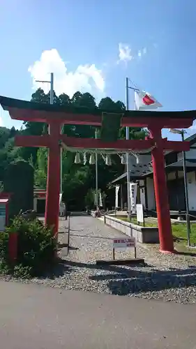 諏訪神社の鳥居