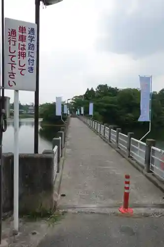 あやめ池神社の周辺