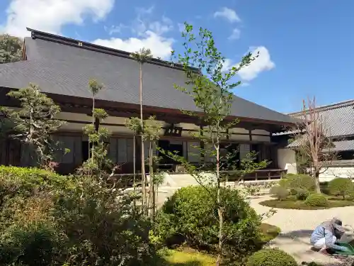 龍潭寺の{uncategorized: "未分類", other: "その他", undefined: "問題あり", building: "その他建物", grave: "お墓", sacred_gate: "鳥居", guardian: "狛犬", statue: "像", buddha: "仏像", history: "歴史", nature: "自然", garden: "庭園", animal: "動物", pagoda: "塔", temizu: "手水舎", mountain_gate: "山門・神門", sanctuary: "本殿・本堂", subordinate: "末社・摂社", art: "芸術", scenery: "景色", jizo: "地蔵", ema: "絵馬", goshuin: "御朱印", omikuji: "おみくじ", items: "授与品その他", amulet: "お守り", goshuincho: "御朱印帳", eats: "食事", festival: "お祭り", votive_dance: "神楽", shichigosan: "七五三参", wedding: "結婚式", experience: "体験その他", initially: "初詣", around: "周辺", anti_infection: "感染症対策"}