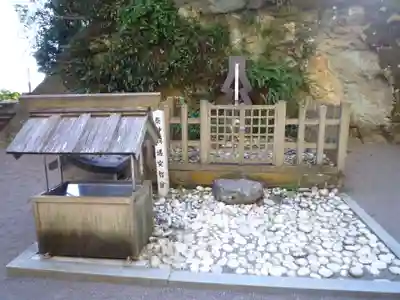 花窟神社の末社・摂社