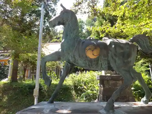 由仁神社の狛犬