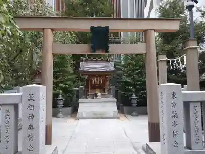 福徳神社（芽吹稲荷）の鳥居