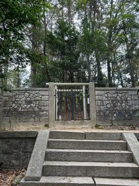 猿投神社の{uncategorized: "未分類", other: "その他", undefined: "問題あり", building: "その他建物", grave: "お墓", sacred_gate: "鳥居", guardian: "狛犬", statue: "像", buddha: "仏像", history: "歴史", nature: "自然", garden: "庭園", animal: "動物", pagoda: "塔", temizu: "手水舎", mountain_gate: "山門・神門", sanctuary: "本殿・本堂", subordinate: "末社・摂社", art: "芸術", scenery: "景色", jizo: "地蔵", ema: "絵馬", goshuin: "御朱印", omikuji: "おみくじ", items: "授与品その他", amulet: "お守り", goshuincho: "御朱印帳", eats: "食事", festival: "お祭り", votive_dance: "神楽", shichigosan: "七五三参", wedding: "結婚式", experience: "体験その他", initially: "初詣", around: "周辺", anti_infection: "感染症対策"}