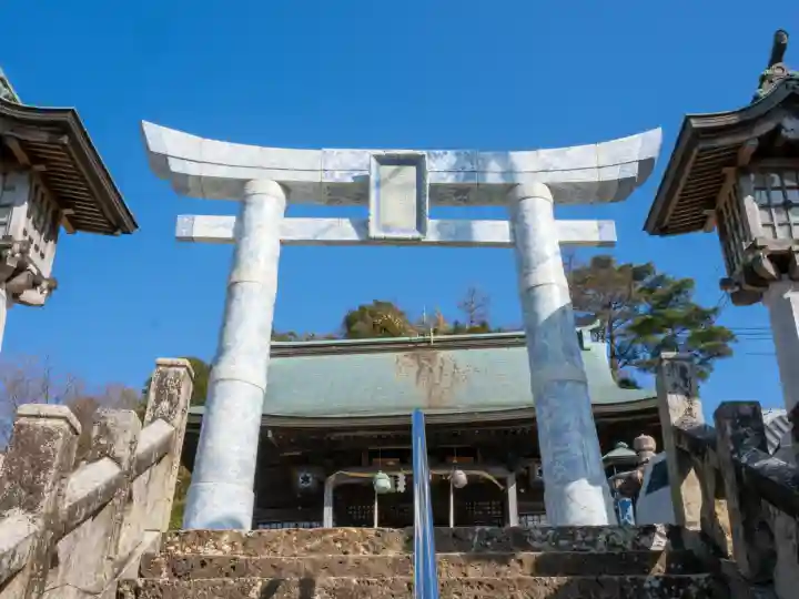 陶山神社の{uncategorized: "未分類", other: "その他", undefined: "問題あり", building: "その他建物", grave: "お墓", sacred_gate: "鳥居", guardian: "狛犬", statue: "像", buddha: "仏像", history: "歴史", nature: "自然", garden: "庭園", animal: "動物", pagoda: "塔", temizu: "手水舎", mountain_gate: "山門・神門", sanctuary: "本殿・本堂", subordinate: "末社・摂社", art: "芸術", scenery: "景色", jizo: "地蔵", ema: "絵馬", goshuin: "御朱印", omikuji: "おみくじ", items: "授与品その他", amulet: "お守り", goshuincho: "御朱印帳", eats: "食事", festival: "お祭り", votive_dance: "神楽", shichigosan: "七五三参", wedding: "結婚式", experience: "体験その他", initially: "初詣", around: "周辺", anti_infection: "感染症対策"}