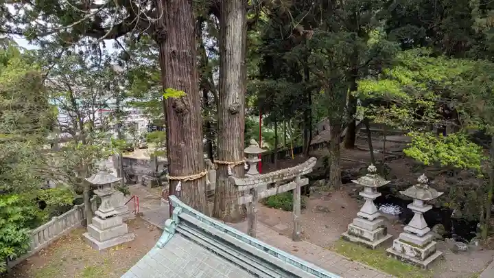 八幡朝見神社の景色