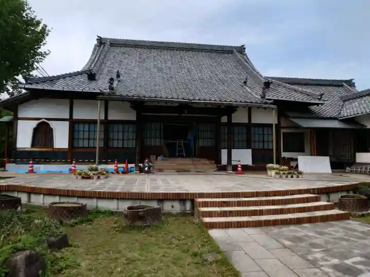 徳林寺の{uncategorized: "未分類", other: "その他", undefined: "問題あり", building: "その他建物", grave: "お墓", sacred_gate: "鳥居", guardian: "狛犬", statue: "像", buddha: "仏像", history: "歴史", nature: "自然", garden: "庭園", animal: "動物", pagoda: "塔", temizu: "手水舎", mountain_gate: "山門・神門", sanctuary: "本殿・本堂", subordinate: "末社・摂社", art: "芸術", scenery: "景色", jizo: "地蔵", ema: "絵馬", goshuin: "御朱印", omikuji: "おみくじ", items: "授与品その他", amulet: "お守り", goshuincho: "御朱印帳", eats: "食事", festival: "お祭り", votive_dance: "神楽", shichigosan: "七五三参", wedding: "結婚式", experience: "体験その他", initially: "初詣", around: "周辺", anti_infection: "感染症対策"}
