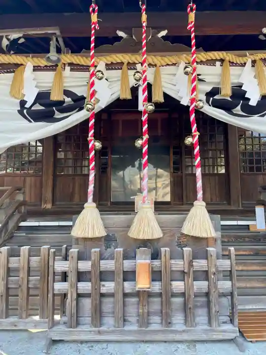 新宿下落合氷川神社の{uncategorized: "未分類", other: "その他", undefined: "問題あり", building: "その他建物", grave: "お墓", sacred_gate: "鳥居", guardian: "狛犬", statue: "像", buddha: "仏像", history: "歴史", nature: "自然", garden: "庭園", animal: "動物", pagoda: "塔", temizu: "手水舎", mountain_gate: "山門・神門", sanctuary: "本殿・本堂", subordinate: "末社・摂社", art: "芸術", scenery: "景色", jizo: "地蔵", ema: "絵馬", goshuin: "御朱印", omikuji: "おみくじ", items: "授与品その他", amulet: "お守り", goshuincho: "御朱印帳", eats: "食事", festival: "お祭り", votive_dance: "神楽", shichigosan: "七五三参", wedding: "結婚式", experience: "体験その他", initially: "初詣", around: "周辺", anti_infection: "感染症対策"}