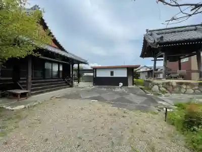 教専寺の{uncategorized: "未分類", other: "その他", undefined: "問題あり", building: "その他建物", grave: "お墓", sacred_gate: "鳥居", guardian: "狛犬", statue: "像", buddha: "仏像", history: "歴史", nature: "自然", garden: "庭園", animal: "動物", pagoda: "塔", temizu: "手水舎", mountain_gate: "山門・神門", sanctuary: "本殿・本堂", subordinate: "末社・摂社", art: "芸術", scenery: "景色", jizo: "地蔵", ema: "絵馬", goshuin: "御朱印", omikuji: "おみくじ", items: "授与品その他", amulet: "お守り", goshuincho: "御朱印帳", eats: "食事", festival: "お祭り", votive_dance: "神楽", shichigosan: "七五三参", wedding: "結婚式", experience: "体験その他", initially: "初詣", around: "周辺", anti_infection: "感染症対策"}