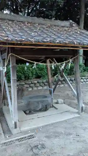 託美神社の手水舎
