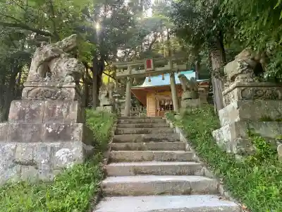 赤猪岩神社の{uncategorized: "未分類", other: "その他", undefined: "問題あり", building: "その他建物", grave: "お墓", sacred_gate: "鳥居", guardian: "狛犬", statue: "像", buddha: "仏像", history: "歴史", nature: "自然", garden: "庭園", animal: "動物", pagoda: "塔", temizu: "手水舎", mountain_gate: "山門・神門", sanctuary: "本殿・本堂", subordinate: "末社・摂社", art: "芸術", scenery: "景色", jizo: "地蔵", ema: "絵馬", goshuin: "御朱印", omikuji: "おみくじ", items: "授与品その他", amulet: "お守り", goshuincho: "御朱印帳", eats: "食事", festival: "お祭り", votive_dance: "神楽", shichigosan: "七五三参", wedding: "結婚式", experience: "体験その他", initially: "初詣", around: "周辺", anti_infection: "感染症対策"}