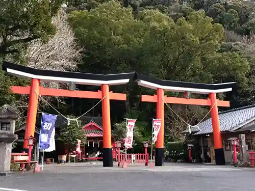 諏訪神社の{uncategorized: "未分類", other: "その他", undefined: "問題あり", building: "その他建物", grave: "お墓", sacred_gate: "鳥居", guardian: "狛犬", statue: "像", buddha: "仏像", history: "歴史", nature: "自然", garden: "庭園", animal: "動物", pagoda: "塔", temizu: "手水舎", mountain_gate: "山門・神門", sanctuary: "本殿・本堂", subordinate: "末社・摂社", art: "芸術", scenery: "景色", jizo: "地蔵", ema: "絵馬", goshuin: "御朱印", omikuji: "おみくじ", items: "授与品その他", amulet: "お守り", goshuincho: "御朱印帳", eats: "食事", festival: "お祭り", votive_dance: "神楽", shichigosan: "七五三参", wedding: "結婚式", experience: "体験その他", initially: "初詣", around: "周辺", anti_infection: "感染症対策"}