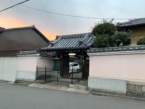 光瀬寺の山門