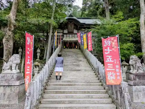 敢國神社の本殿・本堂