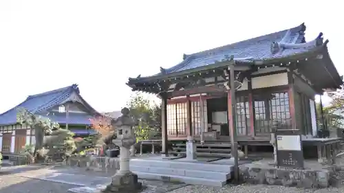 遍照寺の本殿・本堂