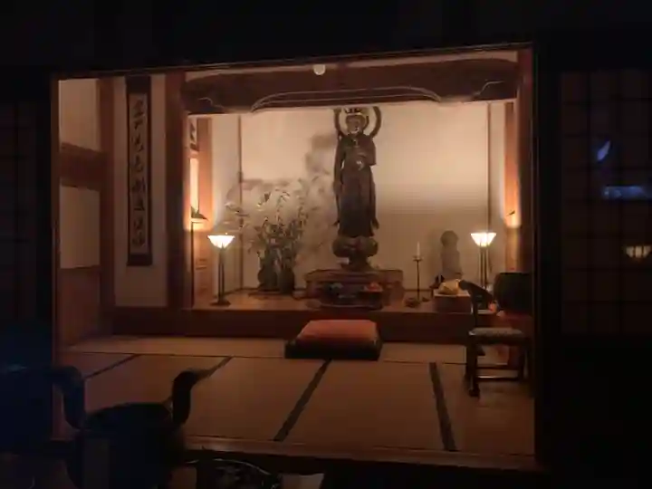 法眼寺の本殿・本堂