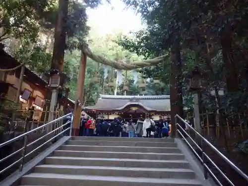 狭井坐大神荒魂神社(狭井神社)の鳥居