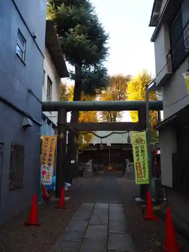 諏訪神社の鳥居
