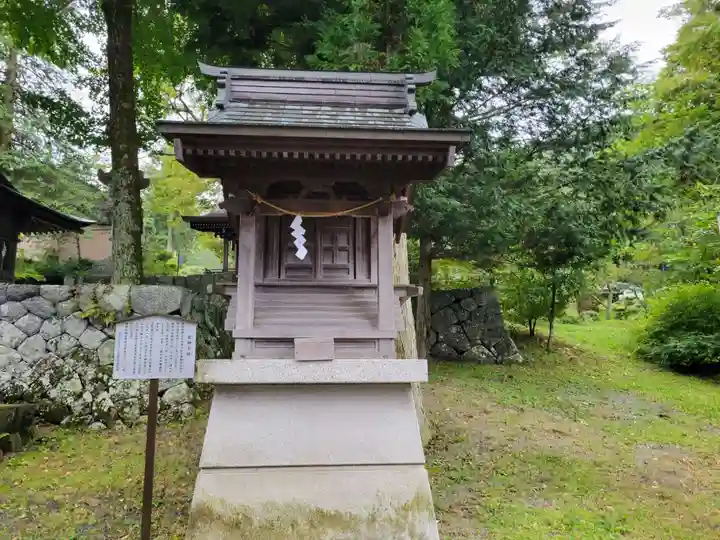 諏訪大社上社前宮の末社・摂社