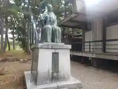 福井神社の像