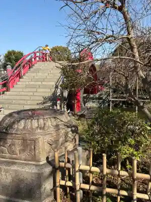亀戸天神社の{uncategorized: "未分類", other: "その他", undefined: "問題あり", building: "その他建物", grave: "お墓", sacred_gate: "鳥居", guardian: "狛犬", statue: "像", buddha: "仏像", history: "歴史", nature: "自然", garden: "庭園", animal: "動物", pagoda: "塔", temizu: "手水舎", mountain_gate: "山門・神門", sanctuary: "本殿・本堂", subordinate: "末社・摂社", art: "芸術", scenery: "景色", jizo: "地蔵", ema: "絵馬", goshuin: "御朱印", omikuji: "おみくじ", items: "授与品その他", amulet: "お守り", goshuincho: "御朱印帳", eats: "食事", festival: "お祭り", votive_dance: "神楽", shichigosan: "七五三参", wedding: "結婚式", experience: "体験その他", initially: "初詣", around: "周辺", anti_infection: "感染症対策"}