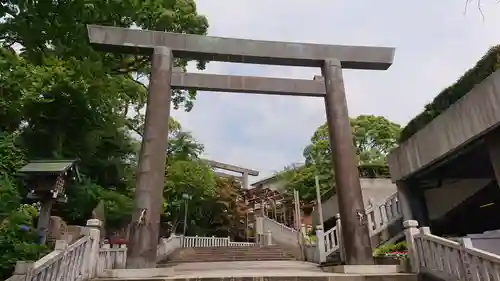 伊勢山皇大神宮の鳥居