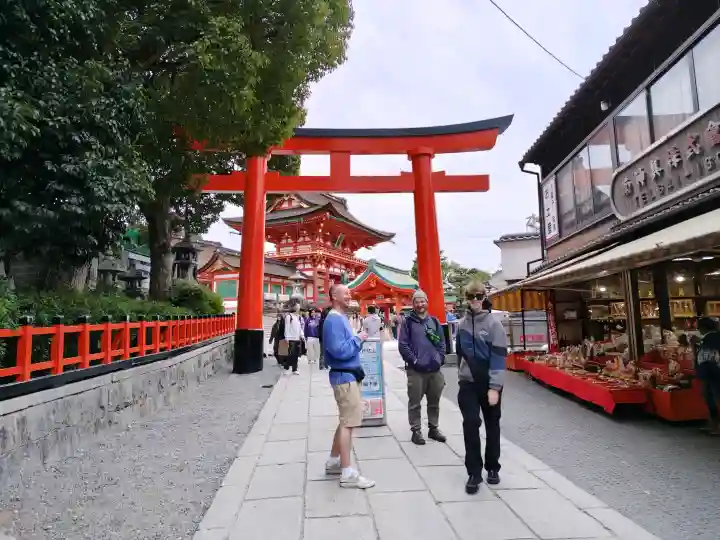 伏見稲荷大社の{uncategorized: "未分類", other: "その他", undefined: "問題あり", building: "その他建物", grave: "お墓", sacred_gate: "鳥居", guardian: "狛犬", statue: "像", buddha: "仏像", history: "歴史", nature: "自然", garden: "庭園", animal: "動物", pagoda: "塔", temizu: "手水舎", mountain_gate: "山門・神門", sanctuary: "本殿・本堂", subordinate: "末社・摂社", art: "芸術", scenery: "景色", jizo: "地蔵", ema: "絵馬", goshuin: "御朱印", omikuji: "おみくじ", items: "授与品その他", amulet: "お守り", goshuincho: "御朱印帳", eats: "食事", festival: "お祭り", votive_dance: "神楽", shichigosan: "七五三参", wedding: "結婚式", experience: "体験その他", initially: "初詣", around: "周辺", anti_infection: "感染症対策"}