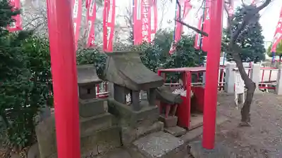 丁間稲荷神社の末社・摂社
