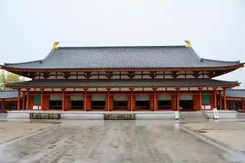 薬師寺の本殿・本堂