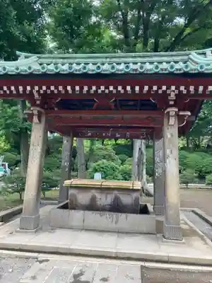 根津神社の手水舎