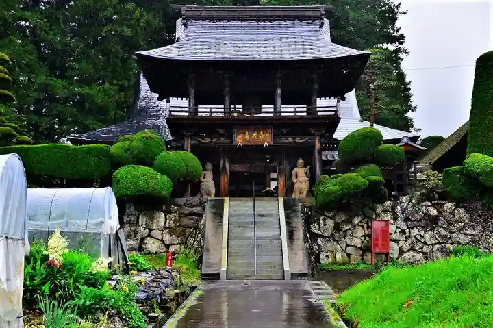 寶勝寺の山門・神門