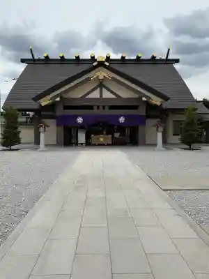 千葉縣護國神社の{uncategorized: "未分類", other: "その他", undefined: "問題あり", building: "その他建物", grave: "お墓", sacred_gate: "鳥居", guardian: "狛犬", statue: "像", buddha: "仏像", history: "歴史", nature: "自然", garden: "庭園", animal: "動物", pagoda: "塔", temizu: "手水舎", mountain_gate: "山門・神門", sanctuary: "本殿・本堂", subordinate: "末社・摂社", art: "芸術", scenery: "景色", jizo: "地蔵", ema: "絵馬", goshuin: "御朱印", omikuji: "おみくじ", items: "授与品その他", amulet: "お守り", goshuincho: "御朱印帳", eats: "食事", festival: "お祭り", votive_dance: "神楽", shichigosan: "七五三参", wedding: "結婚式", experience: "体験その他", initially: "初詣", around: "周辺", anti_infection: "感染症対策"}