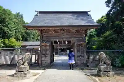 大神山神社本宮の山門・神門