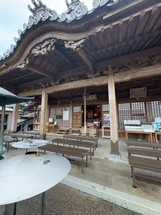救馬溪観音の{uncategorized: "未分類", other: "その他", undefined: "問題あり", building: "その他建物", grave: "お墓", sacred_gate: "鳥居", guardian: "狛犬", statue: "像", buddha: "仏像", history: "歴史", nature: "自然", garden: "庭園", animal: "動物", pagoda: "塔", temizu: "手水舎", mountain_gate: "山門・神門", sanctuary: "本殿・本堂", subordinate: "末社・摂社", art: "芸術", scenery: "景色", jizo: "地蔵", ema: "絵馬", goshuin: "御朱印", omikuji: "おみくじ", items: "授与品その他", amulet: "お守り", goshuincho: "御朱印帳", eats: "食事", festival: "お祭り", votive_dance: "神楽", shichigosan: "七五三参", wedding: "結婚式", experience: "体験その他", initially: "初詣", around: "周辺", anti_infection: "感染症対策"}