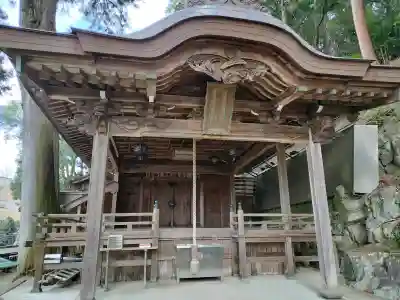 國津神社の{uncategorized: "未分類", other: "その他", undefined: "問題あり", building: "その他建物", grave: "お墓", sacred_gate: "鳥居", guardian: "狛犬", statue: "像", buddha: "仏像", history: "歴史", nature: "自然", garden: "庭園", animal: "動物", pagoda: "塔", temizu: "手水舎", mountain_gate: "山門・神門", sanctuary: "本殿・本堂", subordinate: "末社・摂社", art: "芸術", scenery: "景色", jizo: "地蔵", ema: "絵馬", goshuin: "御朱印", omikuji: "おみくじ", items: "授与品その他", amulet: "お守り", goshuincho: "御朱印帳", eats: "食事", festival: "お祭り", votive_dance: "神楽", shichigosan: "七五三参", wedding: "結婚式", experience: "体験その他", initially: "初詣", around: "周辺", anti_infection: "感染症対策"}