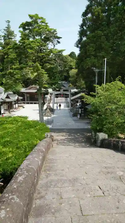 西寒多神社の本殿・本堂
