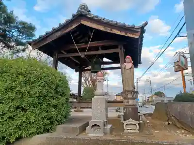 林昌寺の{uncategorized: "未分類", other: "その他", undefined: "問題あり", building: "その他建物", grave: "お墓", sacred_gate: "鳥居", guardian: "狛犬", statue: "像", buddha: "仏像", history: "歴史", nature: "自然", garden: "庭園", animal: "動物", pagoda: "塔", temizu: "手水舎", mountain_gate: "山門・神門", sanctuary: "本殿・本堂", subordinate: "末社・摂社", art: "芸術", scenery: "景色", jizo: "地蔵", ema: "絵馬", goshuin: "御朱印", omikuji: "おみくじ", items: "授与品その他", amulet: "お守り", goshuincho: "御朱印帳", eats: "食事", festival: "お祭り", votive_dance: "神楽", shichigosan: "七五三参", wedding: "結婚式", experience: "体験その他", initially: "初詣", around: "周辺", anti_infection: "感染症対策"}