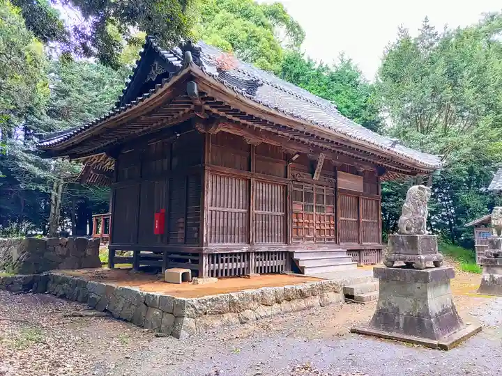 白鳥神社(白鳥町)の本殿・本堂