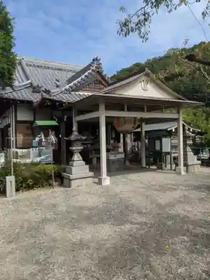 八大白龍大神の本殿・本堂