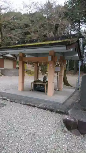 伊波乃西神社の手水