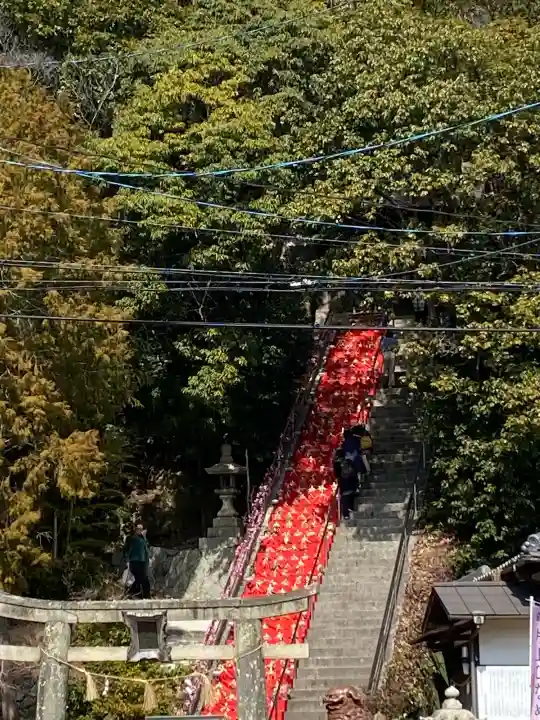 宇佐八幡宮の{uncategorized: "未分類", other: "その他", undefined: "問題あり", building: "その他建物", grave: "お墓", sacred_gate: "鳥居", guardian: "狛犬", statue: "像", buddha: "仏像", history: "歴史", nature: "自然", garden: "庭園", animal: "動物", pagoda: "塔", temizu: "手水舎", mountain_gate: "山門・神門", sanctuary: "本殿・本堂", subordinate: "末社・摂社", art: "芸術", scenery: "景色", jizo: "地蔵", ema: "絵馬", goshuin: "御朱印", omikuji: "おみくじ", items: "授与品その他", amulet: "お守り", goshuincho: "御朱印帳", eats: "食事", festival: "お祭り", votive_dance: "神楽", shichigosan: "七五三参", wedding: "結婚式", experience: "体験その他", initially: "初詣", around: "周辺", anti_infection: "感染症対策"}