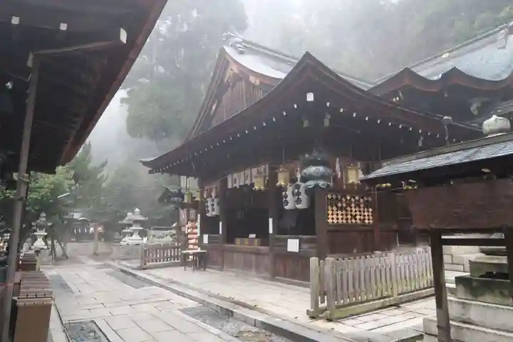 日牟禮八幡宮の本殿・本堂