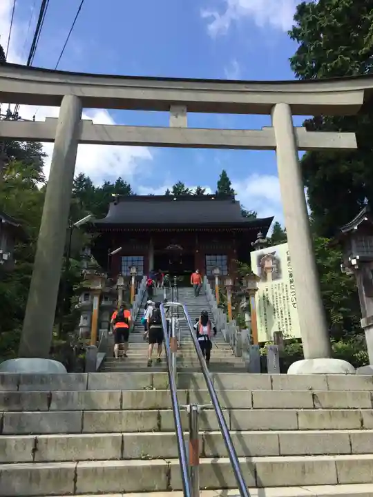 武蔵御嶽神社の鳥居