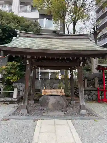 東神奈川熊野神社の{uncategorized: "未分類", other: "その他", undefined: "問題あり", building: "その他建物", grave: "お墓", sacred_gate: "鳥居", guardian: "狛犬", statue: "像", buddha: "仏像", history: "歴史", nature: "自然", garden: "庭園", animal: "動物", pagoda: "塔", temizu: "手水舎", mountain_gate: "山門・神門", sanctuary: "本殿・本堂", subordinate: "末社・摂社", art: "芸術", scenery: "景色", jizo: "地蔵", ema: "絵馬", goshuin: "御朱印", omikuji: "おみくじ", items: "授与品その他", amulet: "お守り", goshuincho: "御朱印帳", eats: "食事", festival: "お祭り", votive_dance: "神楽", shichigosan: "七五三参", wedding: "結婚式", experience: "体験その他", initially: "初詣", around: "周辺", anti_infection: "感染症対策"}