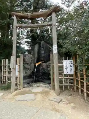 越ヶ谷久伊豆神社の{uncategorized: "未分類", other: "その他", undefined: "問題あり", building: "その他建物", grave: "お墓", sacred_gate: "鳥居", guardian: "狛犬", statue: "像", buddha: "仏像", history: "歴史", nature: "自然", garden: "庭園", animal: "動物", pagoda: "塔", temizu: "手水舎", mountain_gate: "山門・神門", sanctuary: "本殿・本堂", subordinate: "末社・摂社", art: "芸術", scenery: "景色", jizo: "地蔵", ema: "絵馬", goshuin: "御朱印", omikuji: "おみくじ", items: "授与品その他", amulet: "お守り", goshuincho: "御朱印帳", eats: "食事", festival: "お祭り", votive_dance: "神楽", shichigosan: "七五三参", wedding: "結婚式", experience: "体験その他", initially: "初詣", around: "周辺", anti_infection: "感染症対策"}