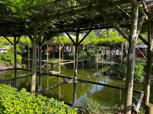 亀戸天神社の{uncategorized: "未分類", other: "その他", undefined: "問題あり", building: "その他建物", grave: "お墓", sacred_gate: "鳥居", guardian: "狛犬", statue: "像", buddha: "仏像", history: "歴史", nature: "自然", garden: "庭園", animal: "動物", pagoda: "塔", temizu: "手水舎", mountain_gate: "山門・神門", sanctuary: "本殿・本堂", subordinate: "末社・摂社", art: "芸術", scenery: "景色", jizo: "地蔵", ema: "絵馬", goshuin: "御朱印", omikuji: "おみくじ", items: "授与品その他", amulet: "お守り", goshuincho: "御朱印帳", eats: "食事", festival: "お祭り", votive_dance: "神楽", shichigosan: "七五三参", wedding: "結婚式", experience: "体験その他", initially: "初詣", around: "周辺", anti_infection: "感染症対策"}