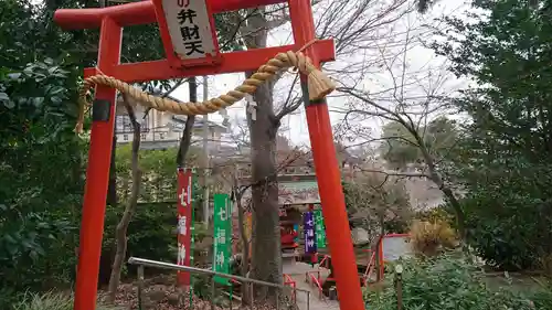 尾曳稲荷神社の鳥居